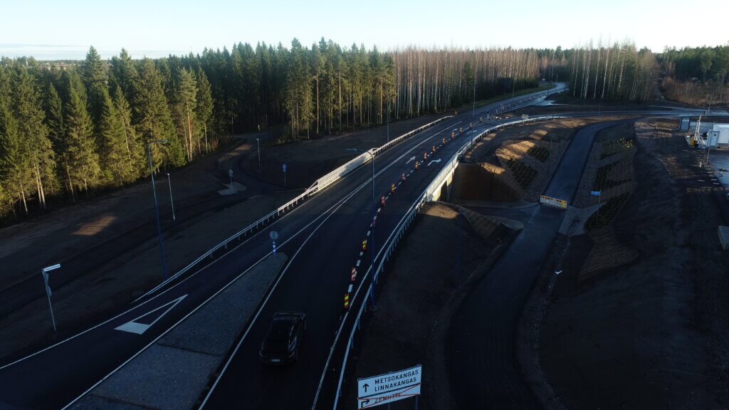 Ouluntullintien akk ja risteysalueen muutostyöt