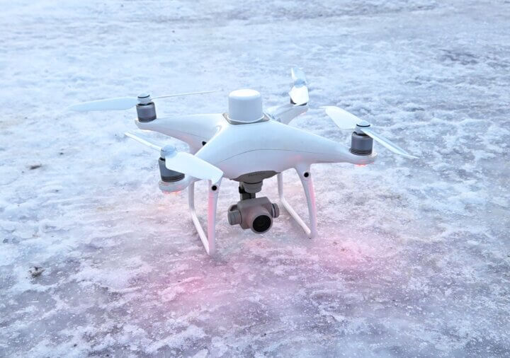 DJI Phantom 4 RTK -kartoitusdrone infrarakentamisen mittaus- ja mallinnustyössä työmaalla