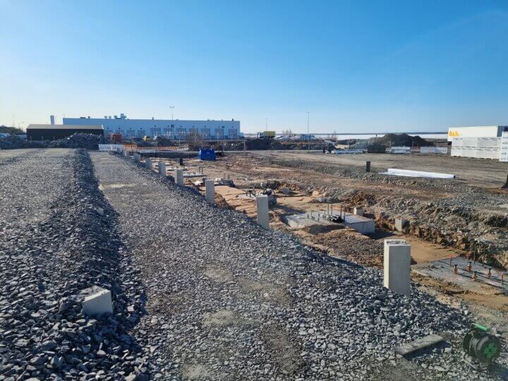 Rakennuksen perustusten maarakennustyöt ja rakennuspaikan valmistelu Oulun seudulla