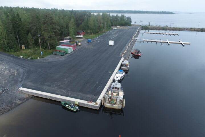 Satama-alueen maarakennus ja ympäristörakentaminen infrarakennuskohteessa Oulun seudulla